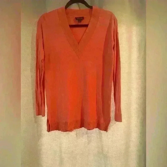 Women’s Pink V-Cut Ann Taylor Long Sleeve Top - Picture 1 of 8